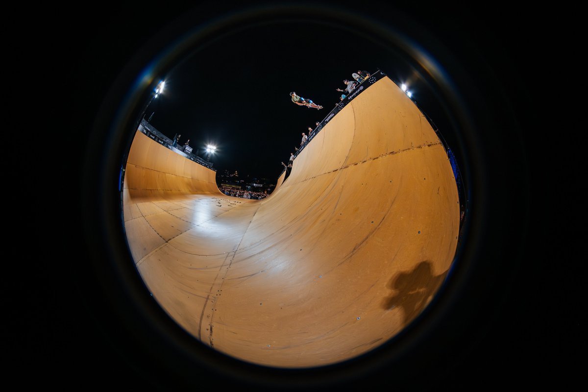 AstrHori's tweet image. Capture the raw energy of skateboarding and extreme sports with the AstrHori 6mm F2.8 Circular Fisheye.📷 Its ultra-wide, distorted perspective turns every trick and motion into a powerful, tension-filled moment.🛹

Credit: @ryanlebel
#astrhori #ultrawide #fisheye #skateborading