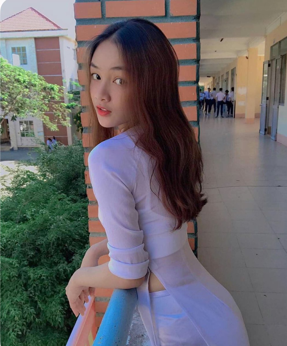 Em Bé Áo Dài tweet media