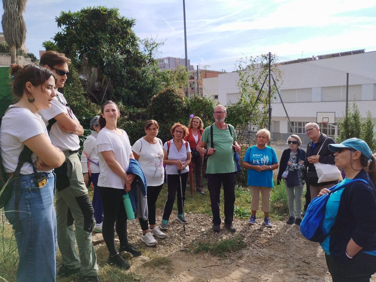 “Exitazo de la jornada hoy con el PASSEIG CONSCIENT dentro de las Jornades de clima i salut organizadas por los residentes y el RBEC del CAP Chafarinas con la colaboración de la casa de l'aigua de Trinitat Nova. #CapChafarinas #Comunitaria
<a href="/Elena150972/">Elena Monserrate</a> <a href="/Isabel_gm1/">Isabel Garrido</a> <a href="/juditperti/">Judit Pertíñez</a>