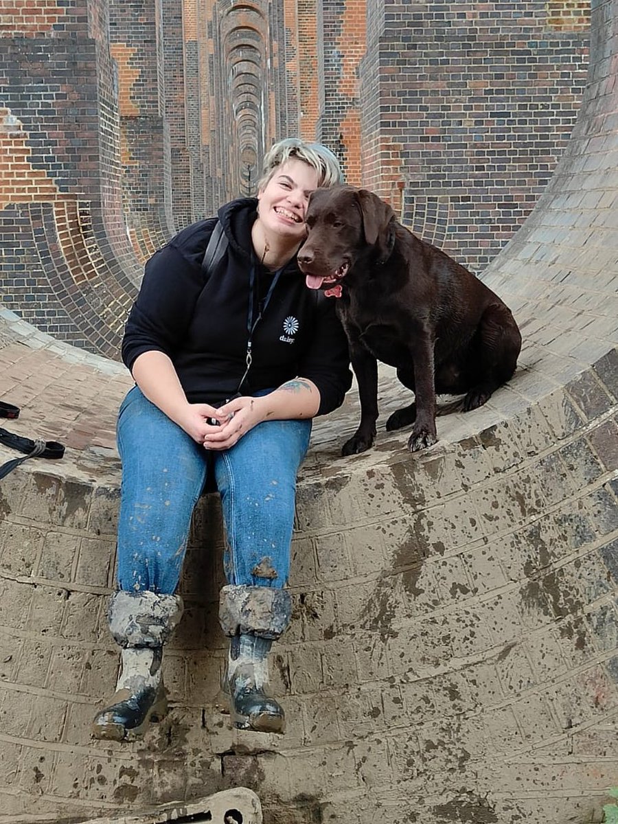 HearingDogs's tweet image. From barriers to communication to missing life-saving sounds, deaf people can experience feelings of anxiety, fear &amp;amp; loneliness.

For Katarina, support comes with four paws and a wagging tail. Today is #WorldMentalHealthDay and this is Katarina and hearing dog Gizmo&apos;s story. 1/7