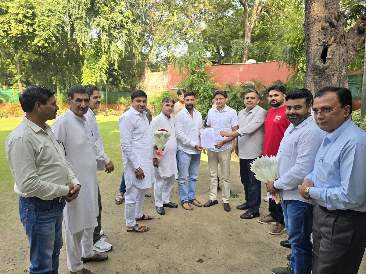 IncPardeepYadav's tweet image. मुझे हरियाणा युवा कांग्रेस का मीडिया चेयरमैन बनाने के लिए हमारे लोकप्रिय नेता रोहतक लोकसभा सांसद आदरणीय श्री दीपेंद्र सिंह हुड्डा जी व हरियाणा युवा कांग्रेस के प्रदेश अध्यक्ष भाई Nishit Kataria जी का तहेदिल से आभार।🙏