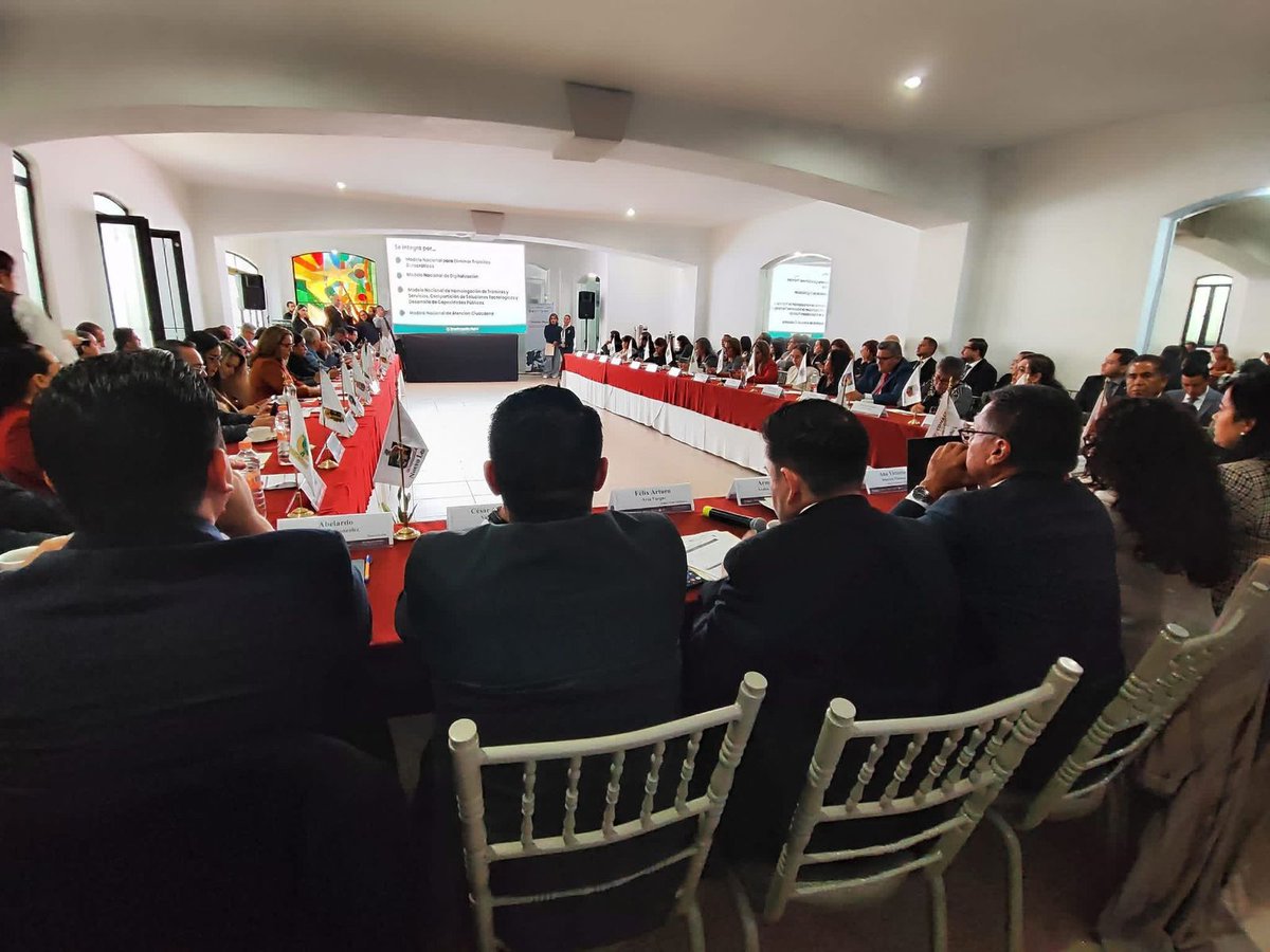 RegCivil_GobOax's tweet photo. Nuestro titular Alfredo Santiago Chávez participó en la Reunión Plenaria del #CONAFREC en Zacatecas, fortaleciendo la cooperación e innovación digital de los Registros Civiles del país.

#PrimaveraOaxaqueña 🌸
@GobOax @ConsejeriaOax https://t.co/w7ynDXuF9E