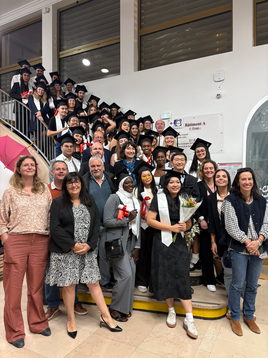 FacPharma_Mtp's tweet photo. Première cérémonie de remise des diplômes du Master Sciences du Médicament &amp; Produits de santé @master_SDM_PS. 🎓Félicitations à la promotion 2025 et très bonne route à eux ! 👏 https://t.co/C96DRlNmI4