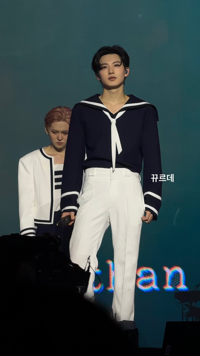 251010 펄스온 첫콘 #트레저 #준규

너무잘생겻어...........