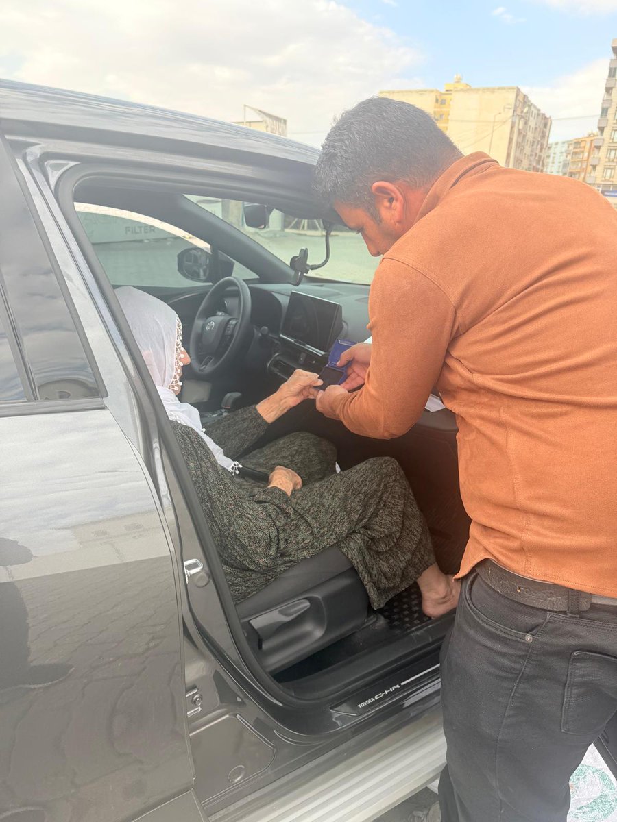 Şartlar ne olursa olsun önceliğimiz vatandaşımızın memnuniyeti..#HayatınızınHerAnında olmaya devam ediyoruz..<a href="/TCNufus/">Nüfus ve Vatandaşlık İşleri Genel Müdürlüğü</a> <a href="/Mardin_Valiligi/">Mardin Valiliği</a> <a href="/KiziltepeKymlk/">T.C. Kızıltepe Kaymakamlığı</a> <a href="/mardinilnufus/">Mardin İl Nüfus ve Vatandaşlık Müdürlüğü</a>