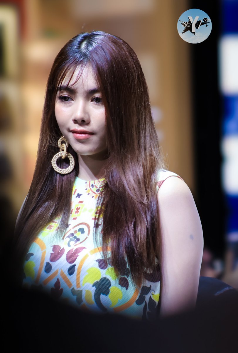 stary1up_picBN's tweet photo. แพรวา พุทธิชา เดินแบบงาน #BIFW2025

NOONPRAEWA AT SIAM CENTER BIFW25
#SiamCenterBIFW2025xNOONPRAEWA

#SiamCenterBIFW2025 #TheTHAIdeaopolis #FriendofSiamCenter #NoonPraewa #noonntyp #porworpraewa #ด้อมยาอมตราลูกเจี๊ยบ https://t.co/onKWugpA4U