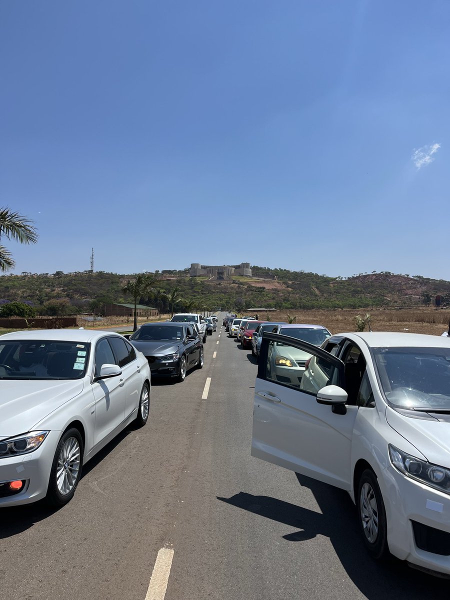 Can’t get over the stunning view of the new Parliament and the smooth stretch of road. Nothing beats a Gear Heads drive. 
Grateful to the Government for this 👏🏾