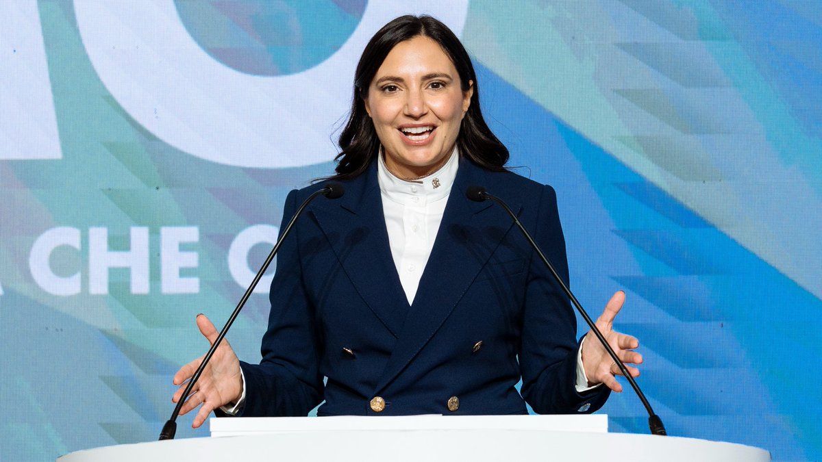 Lo #YouthDeal è il primo passo, il primo mattone per scardinare un Sistema Paese che negli ultimi anni è diventato profondamente ingiusto nei confronti dei giovani, sia che questi vogliano fare impresa, sia che abbiano scelto un lavoro dipendente - <a href="/MariaAnghileri/">Maria Anghileri</a> #Capri40