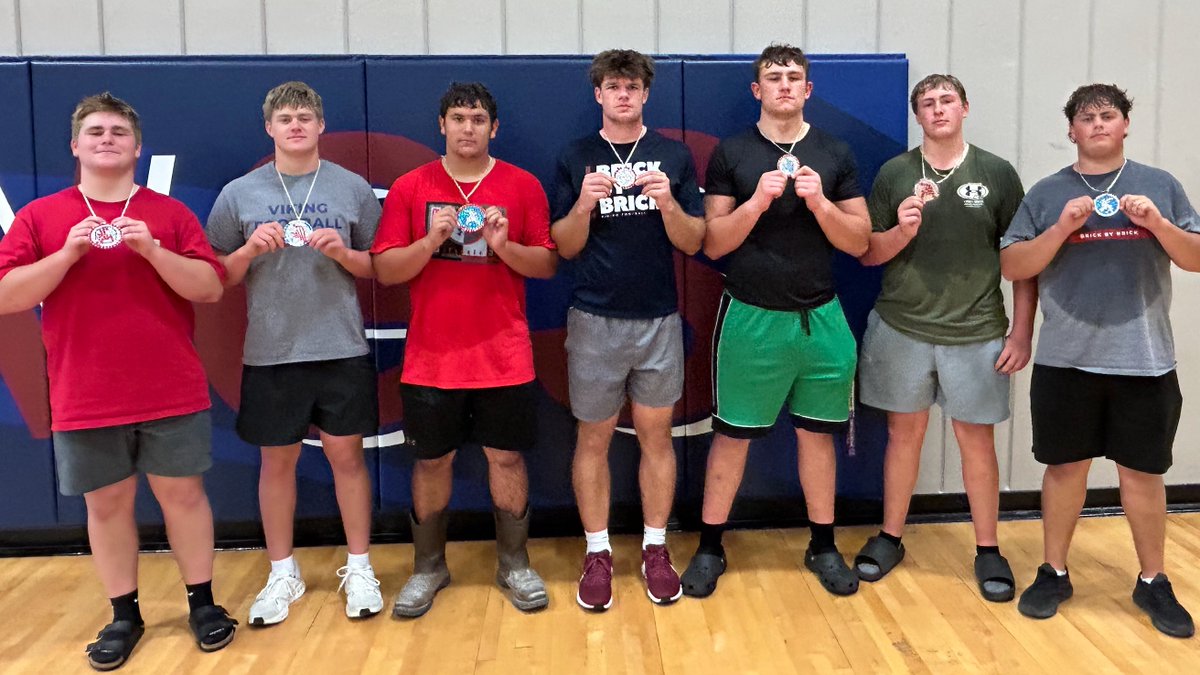 Each week, Coach Nichol &amp; staff award the Valhalla Chain to the top graded O-lineman from Friday night’s game.

This week, the entire 0-line earned it vs Lansing High School! 

Andrew Sturgeon, Brayden Warren, Noah Kobuszewski, Henry Reichart, Max Juhnke &amp; Brayden Cochran