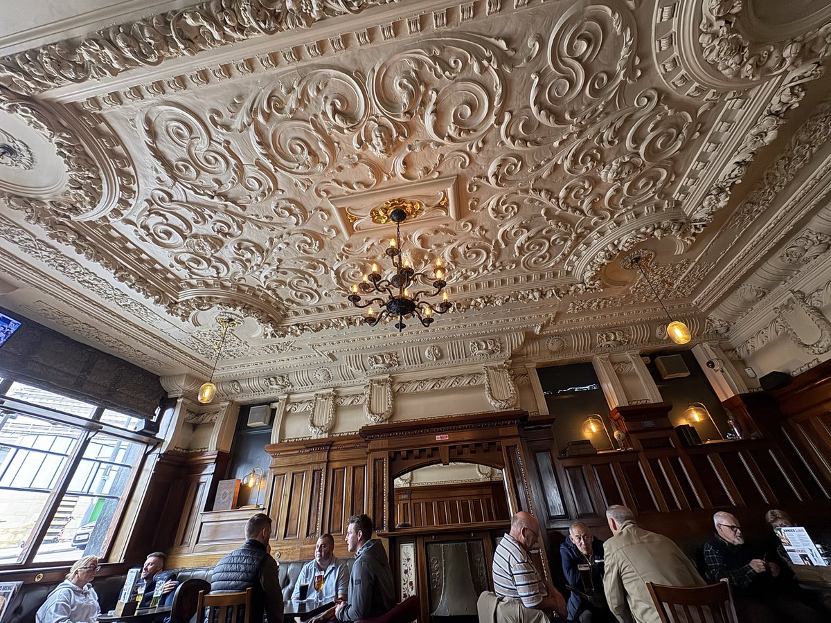 PerryGowler's tweet image. Crown Hotel, Liverpool #Liverpool @LiverpoolVista