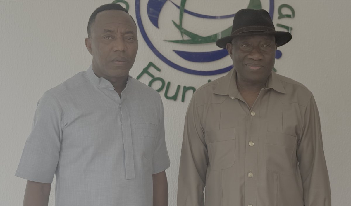 Earlier today in Abuja, I met with former President <a href="/GEJonathan/">Goodluck E. Jonathan</a> to discuss the continued incarceration of Mazi @NnamdiKanu.
President Jonathan agreed that there is an urgent and compelling need to address this matter decisively and justly. I thank him sincerely for recognizing