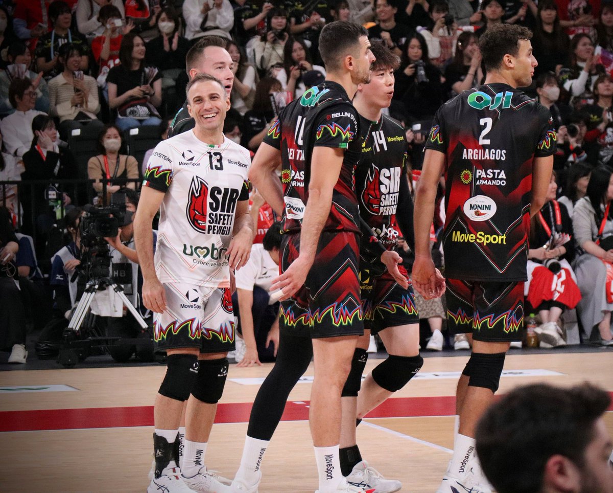 matochi12's tweet photo. にこにこコラチ😊

2025.10.07 有明アリーナ
＃MassimoColaci
＃BlockDevils
＃Perugia
#wcs2025 https://t.co/5XOjh6IsQ2