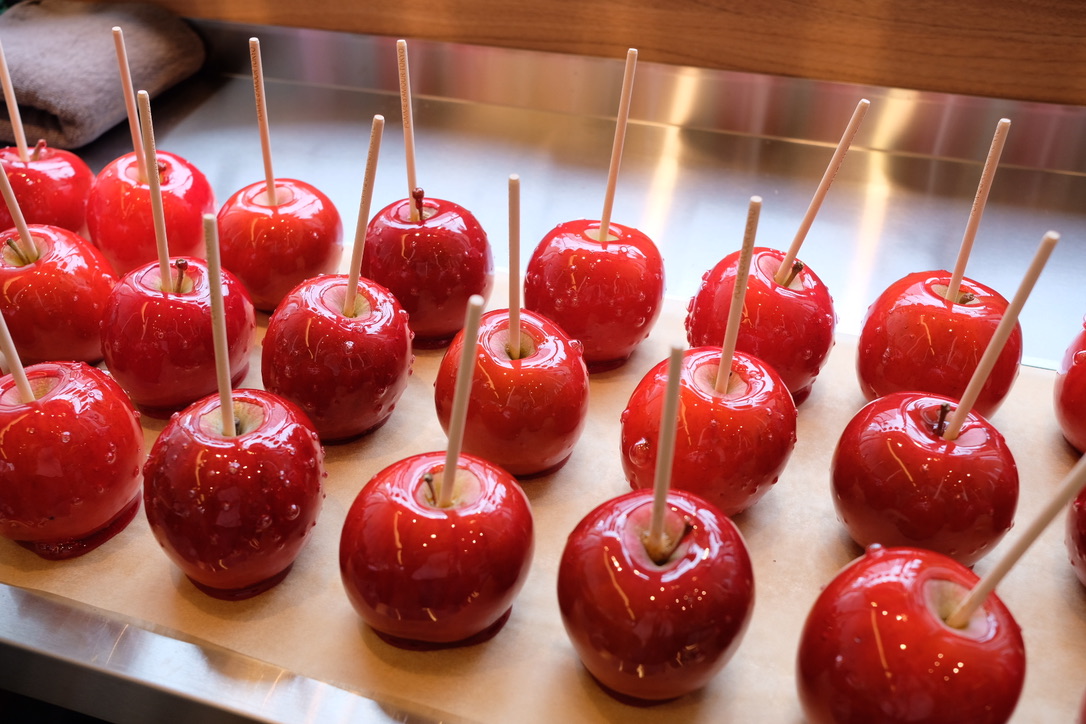 pomedamourtokyo's tweet photo. 🍎店舗の紹介🍎
【日本国内】
新宿店：東京都新宿区新宿5-9-12 KIビル2F
池袋店：池袋PARCOの地下２階
名古屋店：名古屋PARCOの地下２階
大阪店：大阪府大阪市北区中崎3-1-7
沖縄店：沖縄PARCOの１階
札幌店：札幌市中央区南四条西五丁目つむぎビル１階  

【台湾国内】
新光三越日本展參加檔期：
台北信義A11：10/16~11/04
台南西門店：11/06~11/23
高雄左營店：11/25~12/07

🍎店舖介紹🍎
【日本國內】
新宿店：東京都新宿區新宿5-9-12 KI大樓2樓
池袋店：池袋PARCO地下一樓
名古屋店：名古屋PARCO地下一樓
大阪店：大阪府大阪市北區中崎3-1-7
沖繩店：沖繩PARCO一樓
札幌店：札幌市中央區南四條西五丁目Tsumugi大樓一樓

【台灣國內】
新光三越日本展檔期：
台北信義A11：10/16～11/04
台南西門店：11/06～11/23
高雄左營店：11/25～12/07