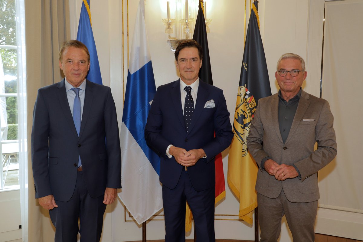 Botschaft von Finnland in Berlin tweet media