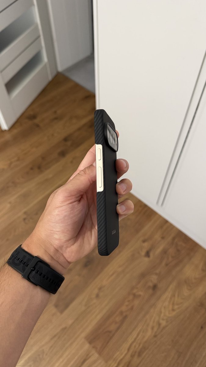 Porzuc_'s tweet image. Etui #pitaka na #GooglePixel #Pixel10Pro
