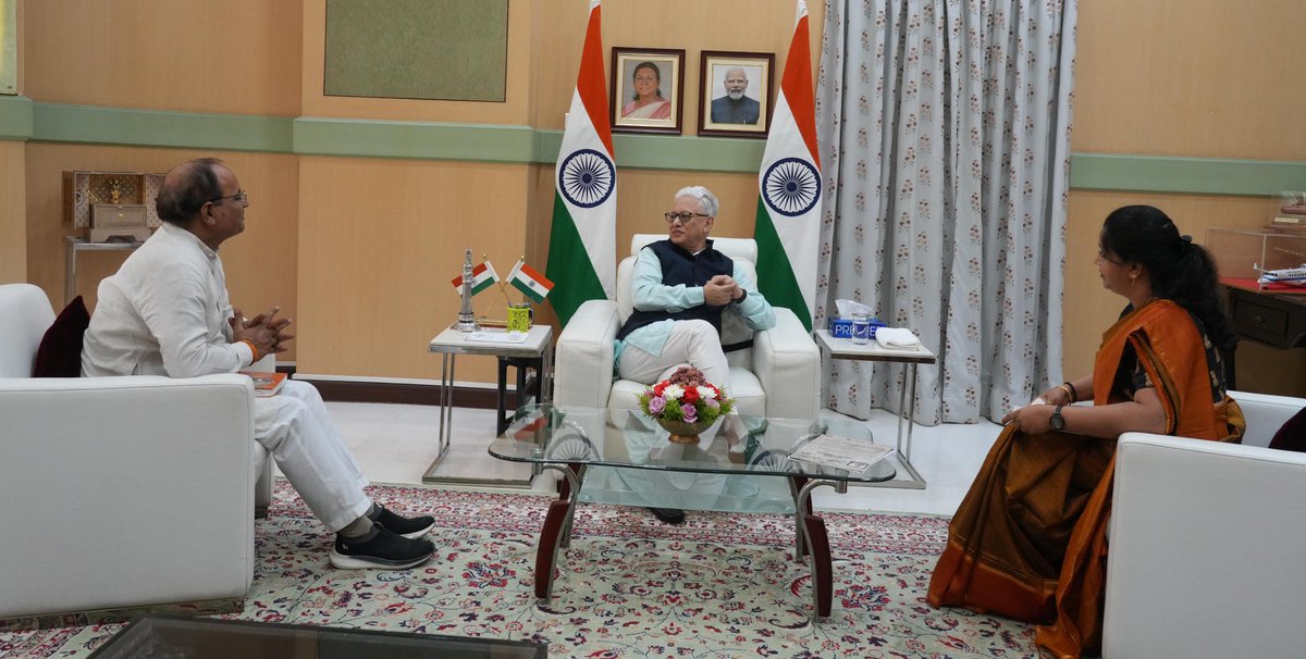 tg_governor's tweet photo. Smt. Sangita Mishra, Director, Aquintox Educational Foundation, Hyderabad, called on the Hon'ble Governor Sri Jishnu Dev Varma at Raj Bhavan Hyderabad. https://t.co/niM17Xl2P8