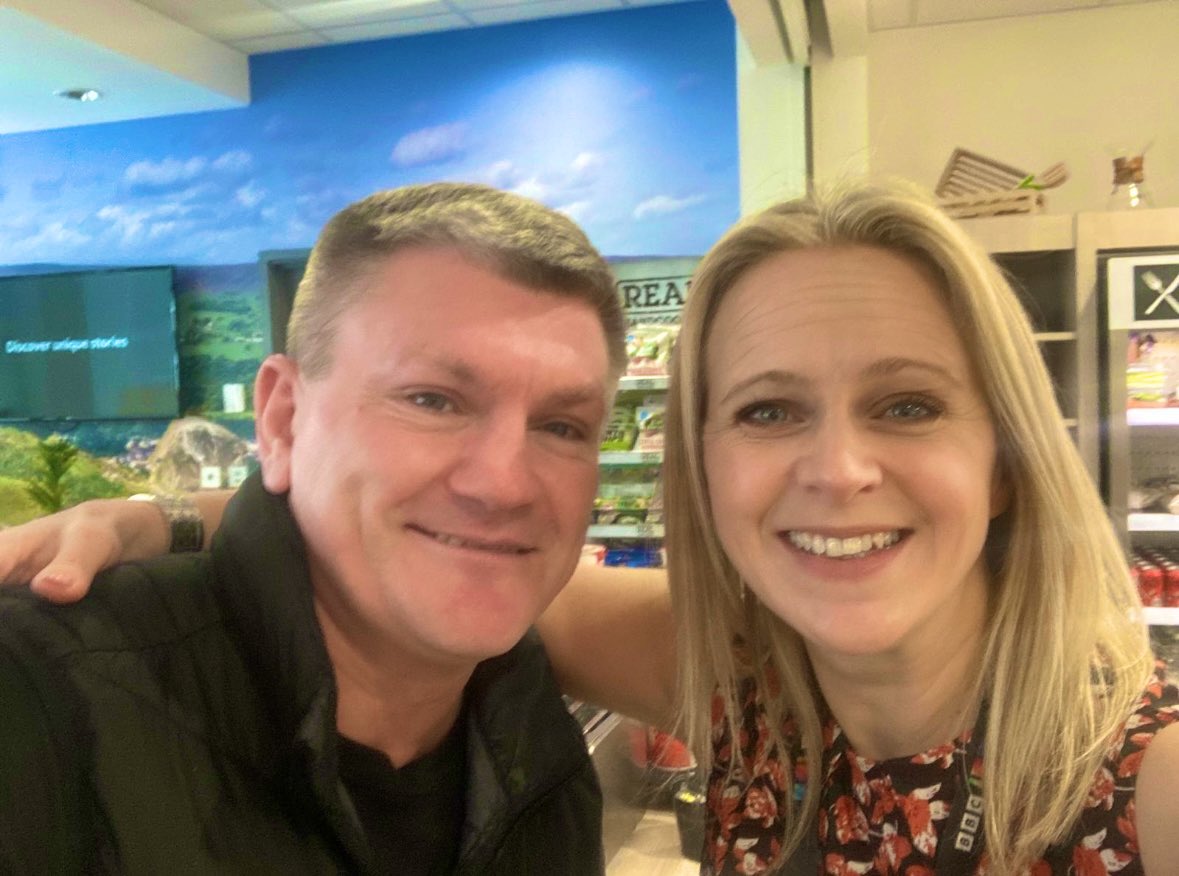 newsgirlTracyG's tweet photo. Thinking today about the incredible Ricky Hatton as heโs laid to rest. Gone but not forgotten. Always in our hearts. ๐คLEGEND! ๐ฅ Rest easy Ricky. ๐๏ธx #RIPRickyHatton https://t.co/nIN5PQJLsh