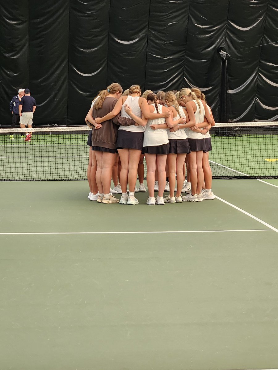 MhsTigerTen's tweet photo. Match time! #4 Tigers vs #1 Mankato East. https://t.co/mIj9mbQbHD