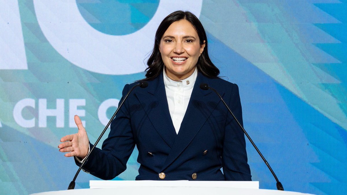 GIConfindustria's tweet photo. Chiediamo al Governo e alla politica di scegliere gli investimenti e non le rendite, di scegliere finalmente la crescita e il rischio, e non un piccolo mondo antico - @MariaAnghileri #Capri40 https://t.co/c7ZTmmnvJ4