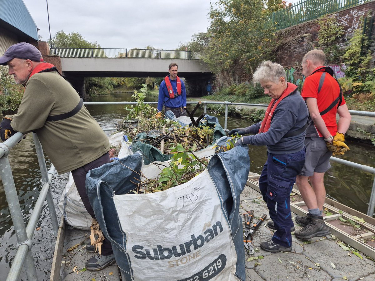 Successful Towpath Taskforce session out on the pontoon doing battle with pockets of offside buddleia between Midland Railway Bridge and Bedford Steels (opposite Lumley Street steps). Thanks to John, Liz and Sean for their hard work this morning. <a href="/CRTYorkshireNE/">Canal & River Trust - Yorkshire & North East</a> <a href="/CanalRiverTrust/">Canal & River Trust</a>