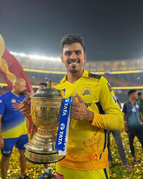 abhi_backup07's tweet image. Better off spinner homecoming? 💛👀