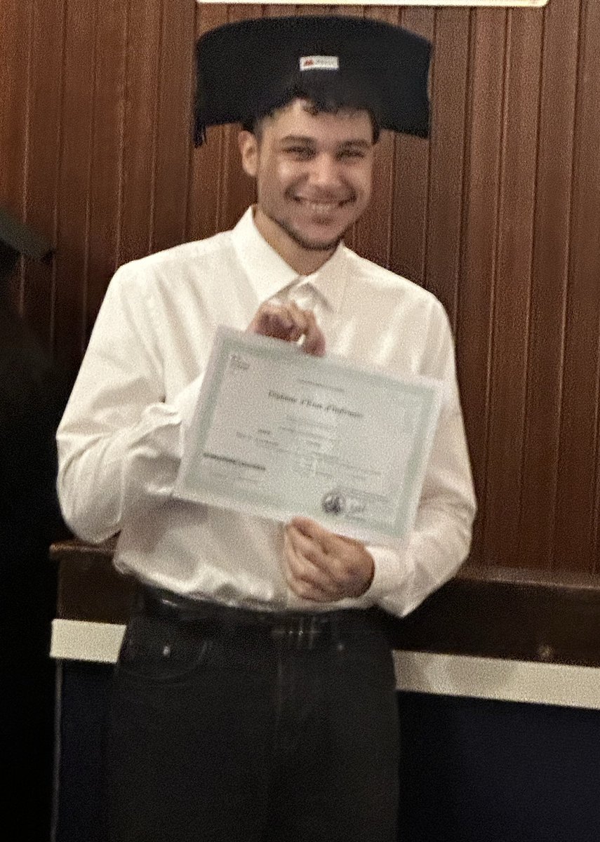 Younsi__'s tweet photo. Diplôme sécurisé https://t.co/zyAdEyQsqN