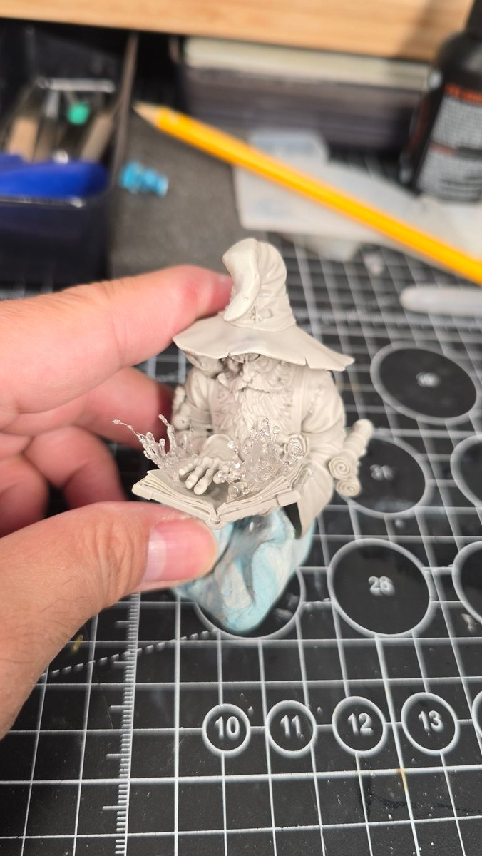 Chessymonkey's tweet image. Friday WIP: New project, hopefully i can make it in time for competition 
#筆塗り #vallejo #Blackcrowminatures #plasticmodel #scalemodel #finescalemodele #swordandbrush #swordandbrush2025 #miniaturepainting #scale75 #akinteractive