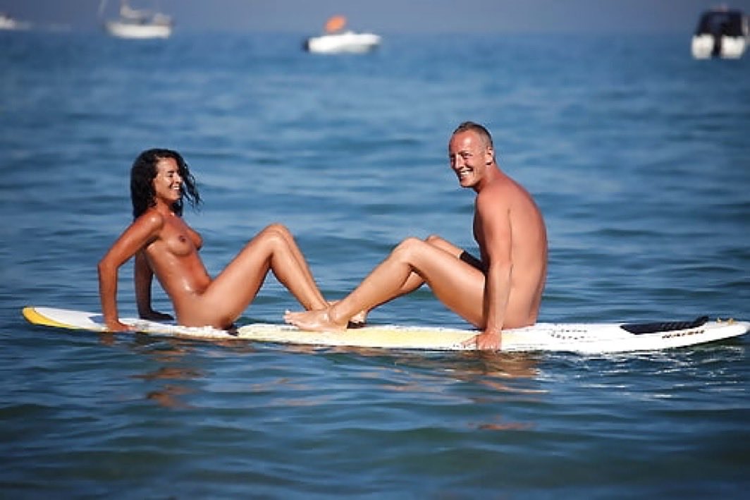 Live Life Naked tweet media