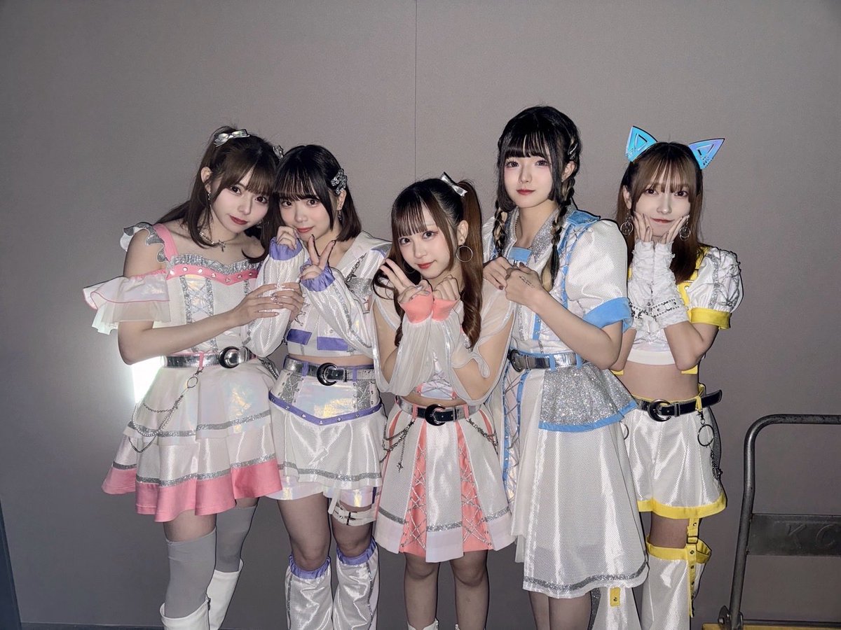 mascarpiece's tweet image. ◤#マスピのセトリ◢
IDOL KINGDOM TAIPEI DAY1⚡️
📍MOONDOG
0.Overture
1.OTAKEBI
2.爆裂タウマゼイン
3.熱電爆散
4.Supernova
5.Shaining Lights
6.REVOLUTION ANTHEM
7.ゼロ・グラビティ
明日でラスト台北!!
お待ちしてます🏴
#電音部 #シモキタザワエリア #マスカーピース #マスピ
