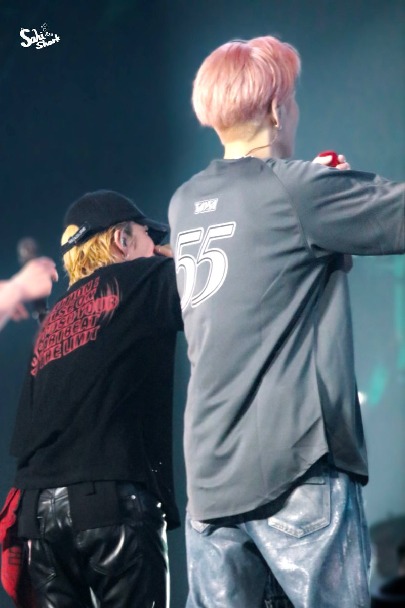 ｡₍ ᐢ. .ᐢ₎ ♡ ₍ᐢ. .ᐢ ₎｡ 

251010 🐈‍⬛🐈🫧🤍
#ASAHI #아사히 #朝光 
#YOSHI #요시 #ヨシ 
#TREASURE #트레저 #요사히