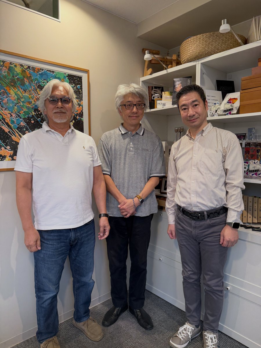 pickboy_baton's tweet photo. PICKBOY指揮棒アンバサダーの川本貢司先生 @KojiKawamoto が、約1年ぶりにご来社くださいました。
今後の展開に向けて、多くの示唆と励ましをいただきました。
先生の言葉を胸に、より良い指揮棒づくりを続けてまいります。

#PICKBOY #指揮棒 #ConductorBaton #MadeInJapan https://t.co/ZMAdR9gFnh