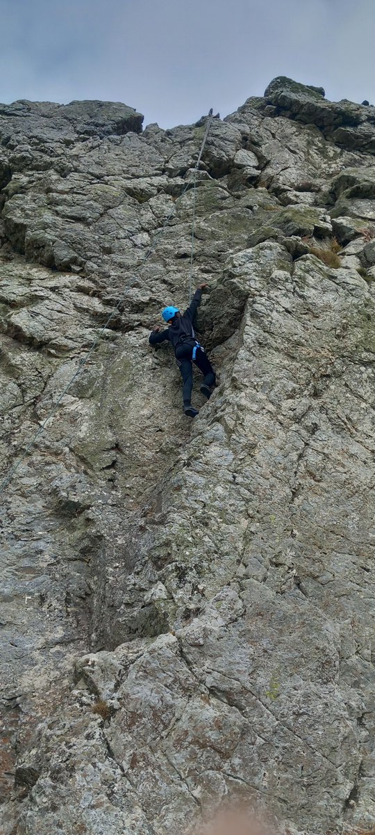 FST_Charity's tweet image. Throwback to our summer residential... 🧗‍♂️ Happy Friday everyone!