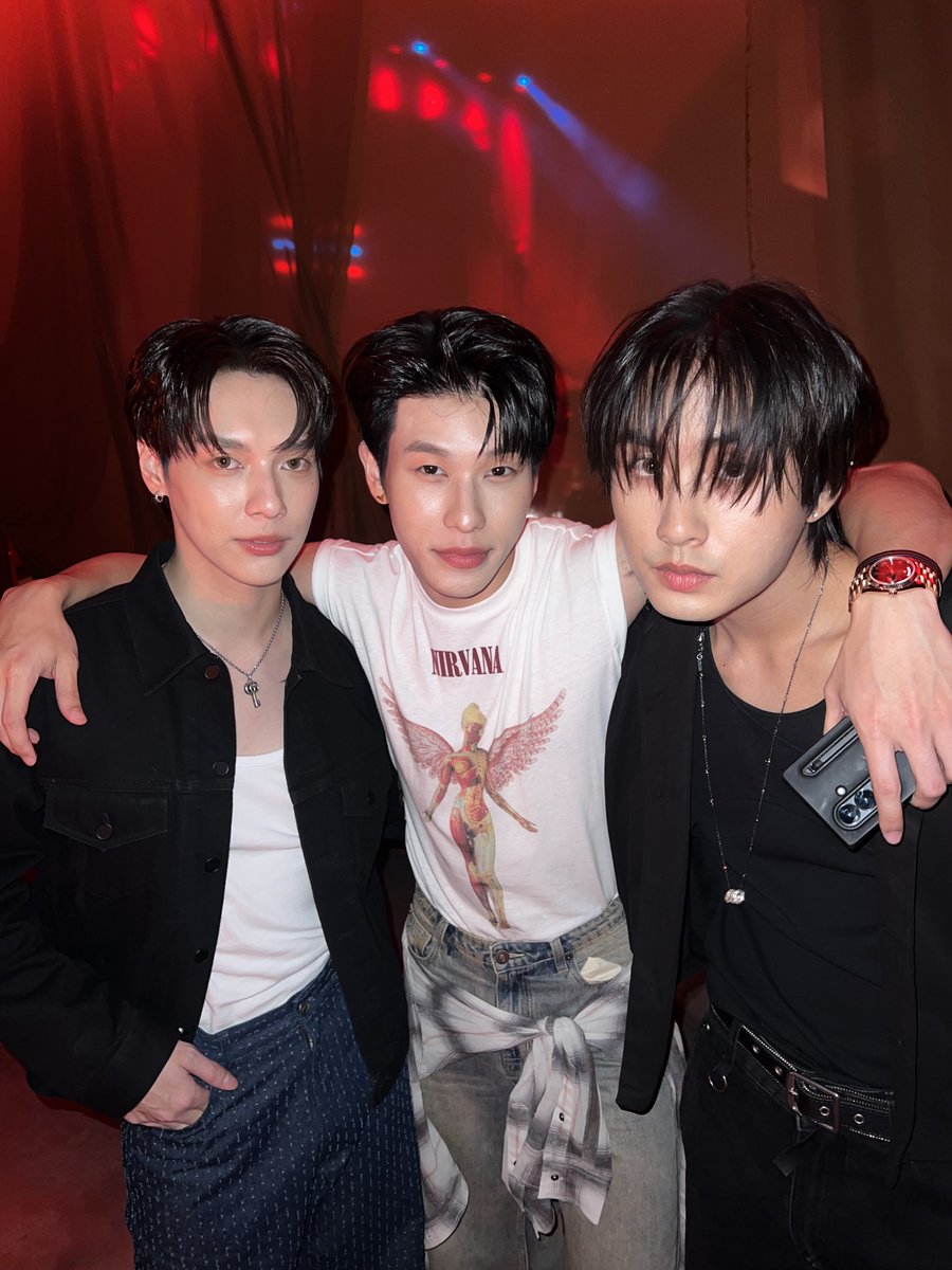 OPENLABEL_TH's tweet photo. ❤️🩵
#HOMECOMING_PARTY 
#ออฟโรด #OffroadKTP https://t.co/BOb5YhvIk3