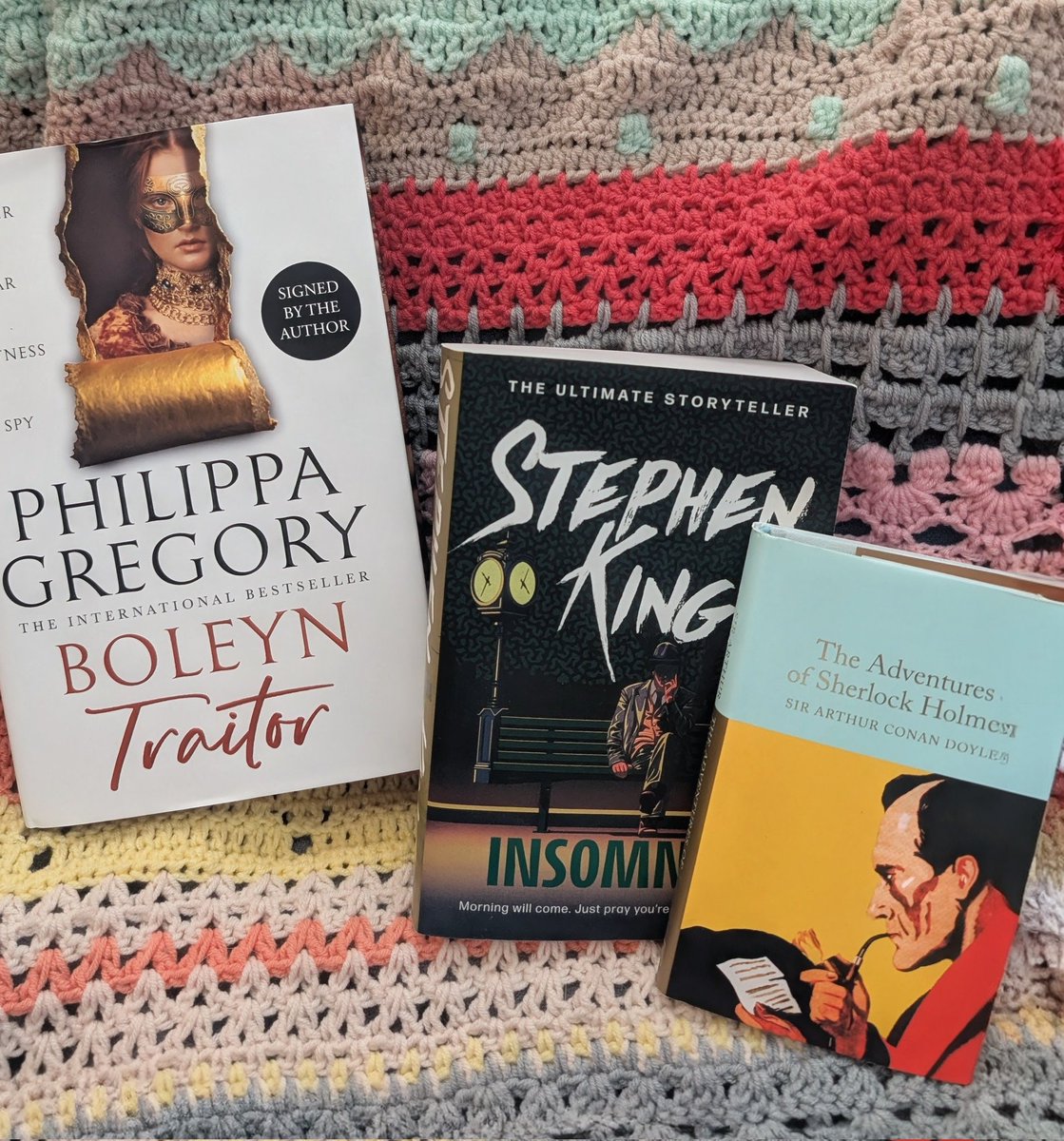 Sam48Bell's tweet image. Having issues with Royal Mail but after a week I finally have my @bertsbooks delivery. My subscriptions, Insomnia by Stephen King and The Adventures of Sherlock Holmes by Arthur Conan Doyle. My preorder of Boleyn Traitor by Philippa Gregory. Look what is hiding under the cover ❤️