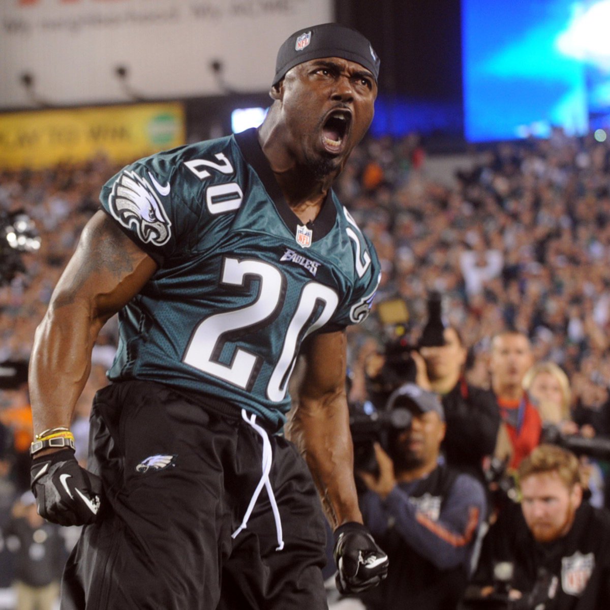 CooperDeJawn3's tweet image. If I’m Nick. I’m making a call to this guy and having him come into the locker room to speak with this team before next week. 

He’ll get us straightened out. 

#FlyEaglesFly