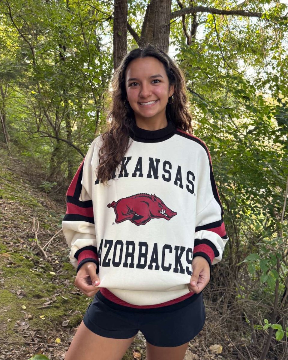 Obsessed with our new Gameday Couture sweatshirts 🤩
alumnihall.com/arkansas-razor…