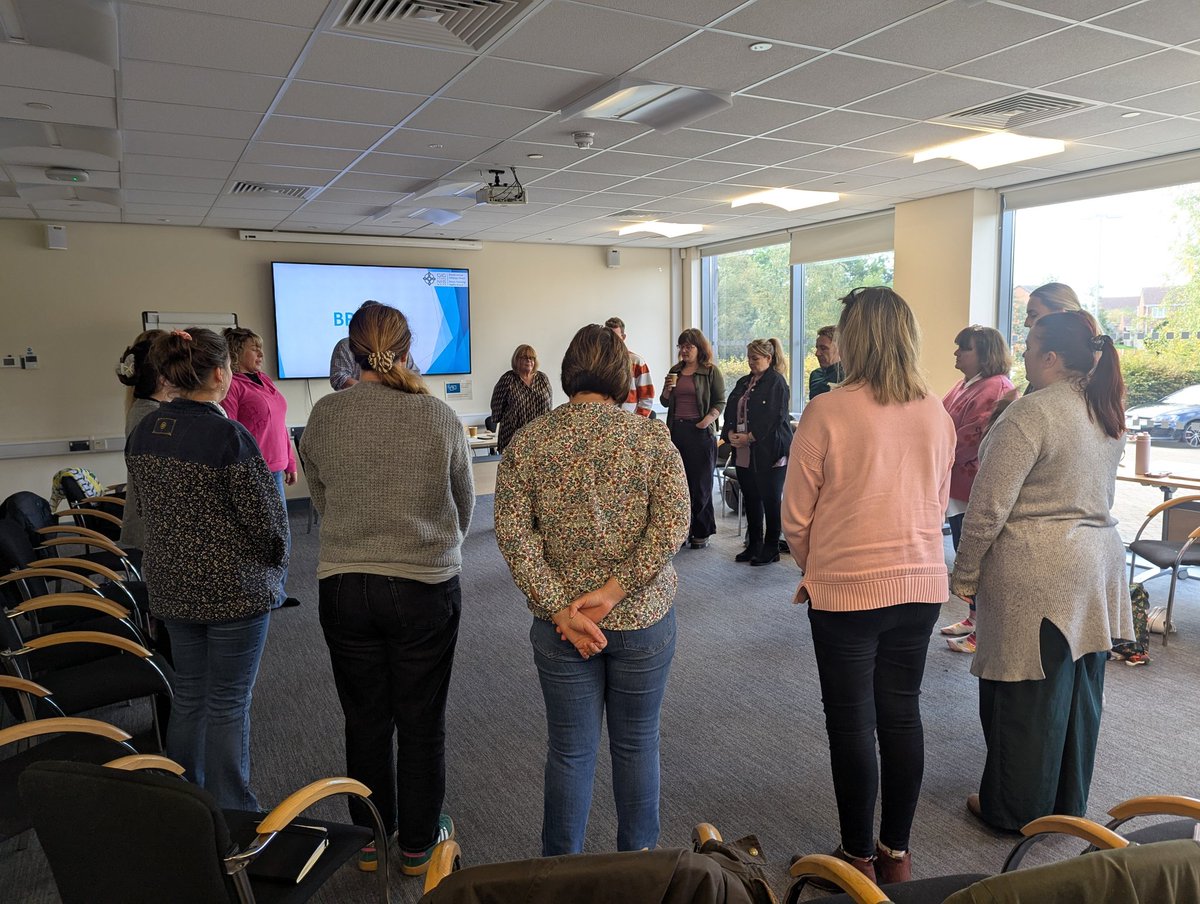 Beth wnaethoch chi ar Ddiwrnod Iechyd Meddwl y Byd 2025? Diolch i'r cyfranogwyr yn y digwyddiad Ymateb i Faterion Hunan-niwed a Llofruddiaeth yn y Plant a'r Ifanc a gynhaliwyd ym Maes Llandrindod Wells heddiw.
