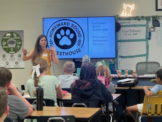 PiedmontMSNC's tweet photo. Exciting week in Mrs. Phipps' class with a guest from Union County Chamber of Commerce! ๐พ Students learned about careers in animal shelters and pet foster programs. Compassion can lead to rewarding careers! ๐ #PantherPride #PDMSPanthers @AGHoulihan @UCPSNC https://t.co/YQY9bSdp7z