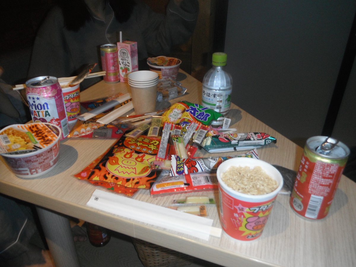 cherimmy_'s tweet image. ついに夏が終わって秋。
寒い。空きすっ飛ばして冬来ちゃう、?