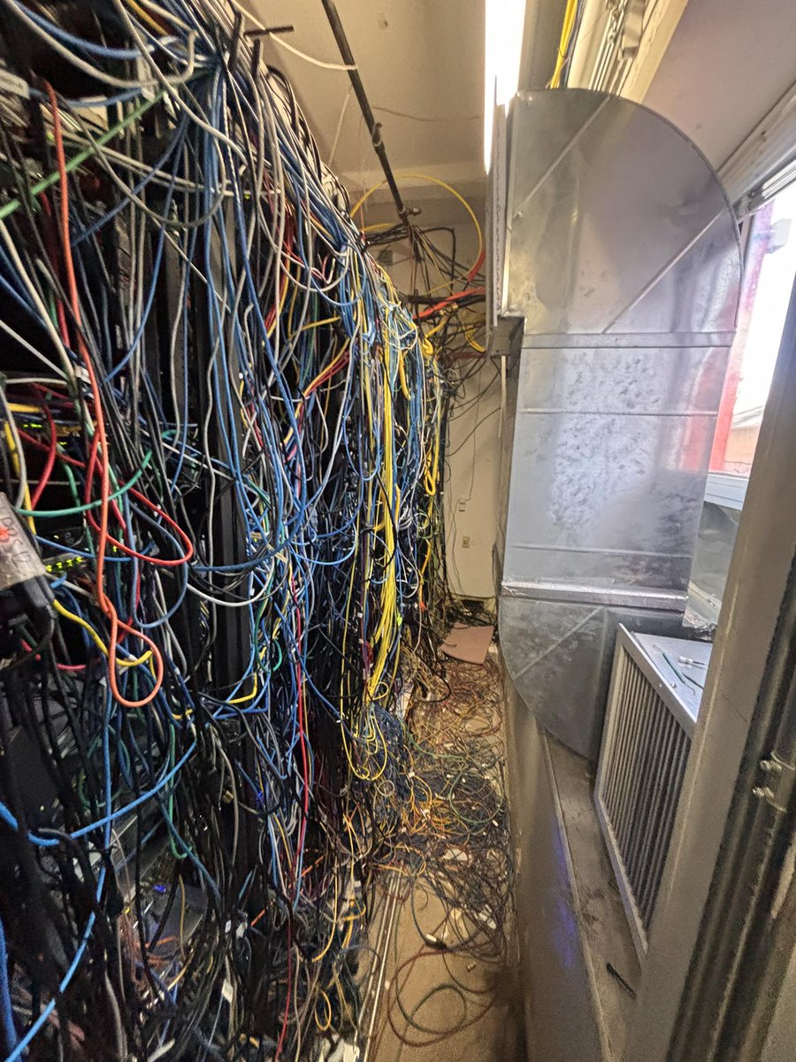 elhackernet's tweet image. 