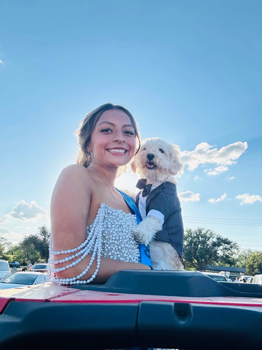 Congratulations to our Lady Cat Basketball Homecoming Court Nominee, Adison Gonzales on being named Duchess! You are a great representation of our program! We love you! 🧡💙