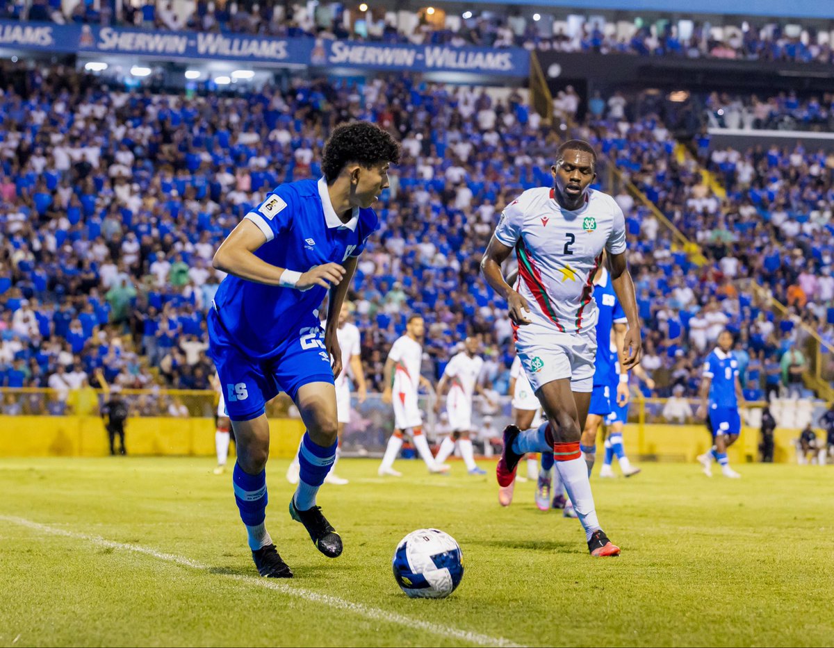 AlianzaFC_sv's tweet photo. Por El Salvador, por nuestra gente y por vos CAPITÁN ©️🇸🇻

¡Vamos Selecta! 💙🤍

#ElSalvador #LaSelecta https://t.co/eADYJyElcN