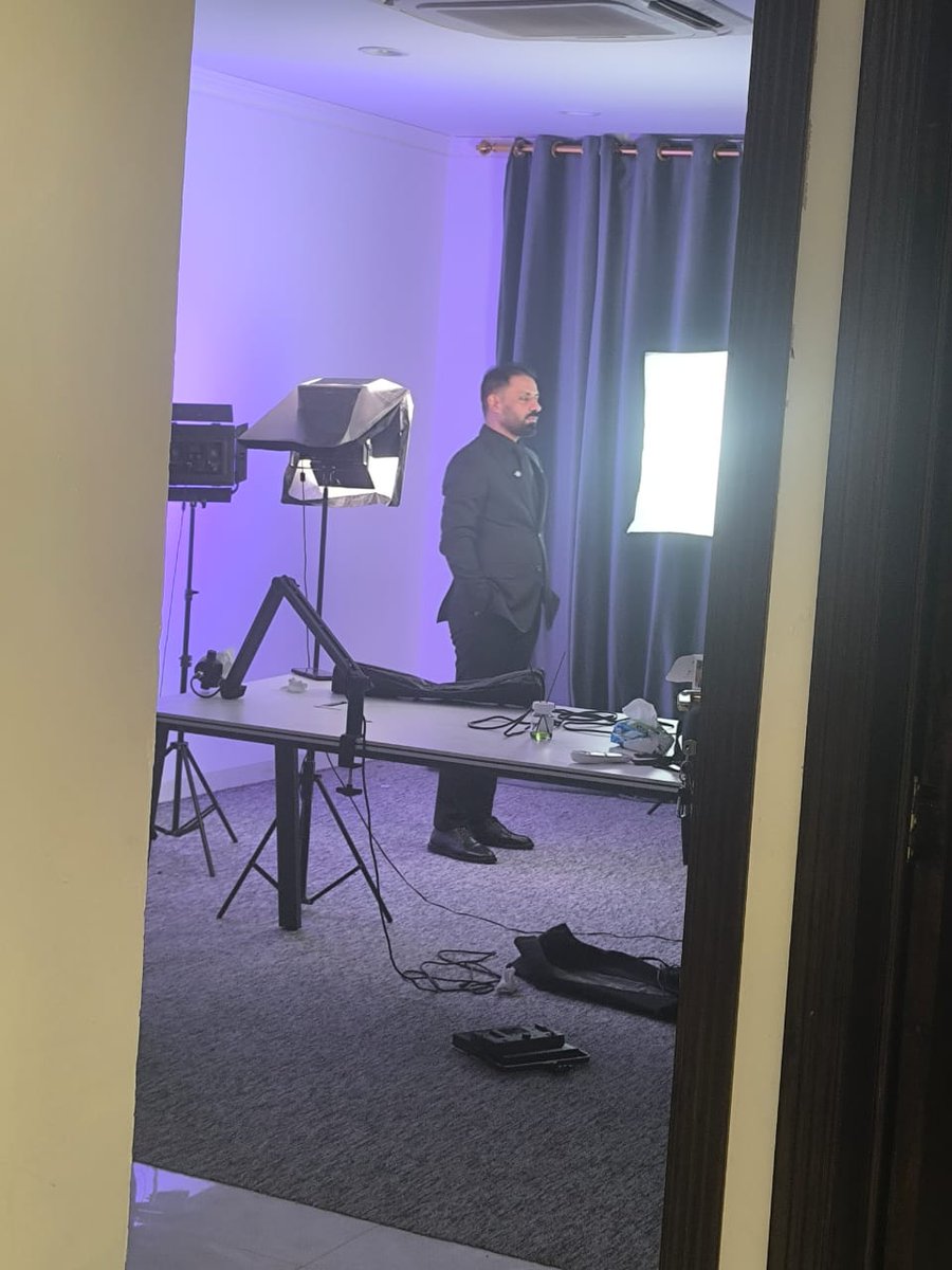 لمن يود المشاهدة ، سأكون ضيف قناة سوريا اليوم، حول زيادة الوفد العراقي الى تركيا، لبحث قضية المياه.

الساعة الخامسة و النصف عصراً 

غسان ناظم حمادي الشبيب 
رئيس تحالف الفاو زاخو ـ بابل 
تسلسل واحد ١
القائمة ٢١٣