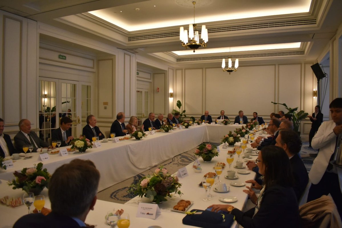 exeforum1's tweet image. Gracias a Dña. Rosa Cobo Mayoral, presidenta de #Acuaes, por acompañarnos junto a #OHLA y #COPASA.

Destacó el papel de Acuaes en infraestructuras hidráulicas y los 5.700 M€ movilizados con fondos #NextGenerationEU.

#ExecutiveForum #Agua #Innovación