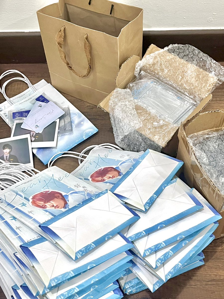 D-1 🪽

a little behind the scenes 🎬 see you all tomorrow! 🤍 

#DearHee_inKL