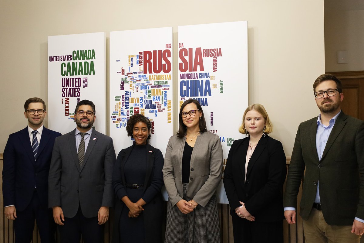 PISM (@pism_poland) on Twitter photo Ayer en <a href="/PISM_Poland/">PISM</a> recibimos a dos diplomáticos de la Embajada de la República Dominicana🇩🇴 en Berlín <a href="/RDenAlemania/">Embajada de la República Dominicana en Alemania</a>, (concurrente en Polonia🇵🇱 y Ucrania):
la Sra. Sachenka Encarnación <a href="/SachenkaEncarn1/">Sachenka Encarnación</a>, ministra consejera y jefa de misión adjunta,
y el Sr. Eduardo J. Redondo Ayer en <a href="/PISM_Poland/">PISM</a> recibimos a dos diplomáticos de la Embajada de la República Dominicana🇩🇴 en Berlín <a href="/RDenAlemania/">Embajada de la República Dominicana en Alemania</a>, (concurrente en Polonia🇵🇱 y Ucrania):
la Sra. Sachenka Encarnación <a href="/SachenkaEncarn1/">Sachenka Encarnación</a>, ministra consejera y jefa de misión adjunta,
y el Sr. Eduardo J. Redondo