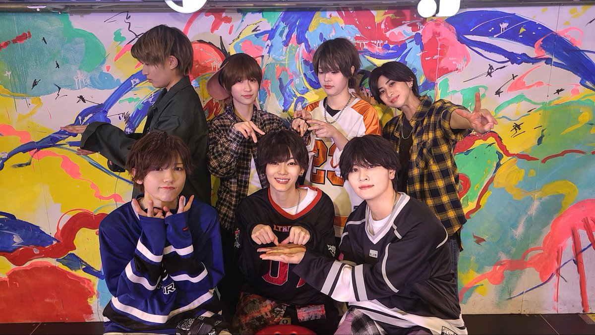 10.10（金）Village Vanguard渋谷本店
コラボイベント第三夜

ありがとうございました！

📸アランのマイブームは脱カメラ目線👀

明日は月刊風男塾10月公演です！
TOURさながら、たくさん声出して、ペンライト振って、拳突き上げて盛り上がって行きましょう👊

#風男塾　#Frontier