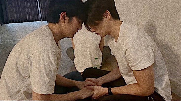 "hold my hands like there's no tomorrow"

MEMORIES OF BBB
#Anniversary5ofVP