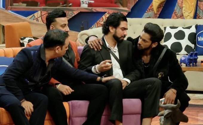 dwivedi_sw66561's tweet photo. Last post related to Bb19:
#AmaalMallik 
#baseerali𓃵 
#shebaaz 
#zees https://t.co/MiTg9WdvaV