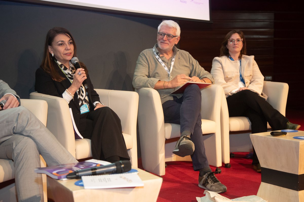 En la sesión se destacó la importancia de analizar buenas prácticas sobre inteligencia artificial, evaluación y apertura universitaria.

#IA